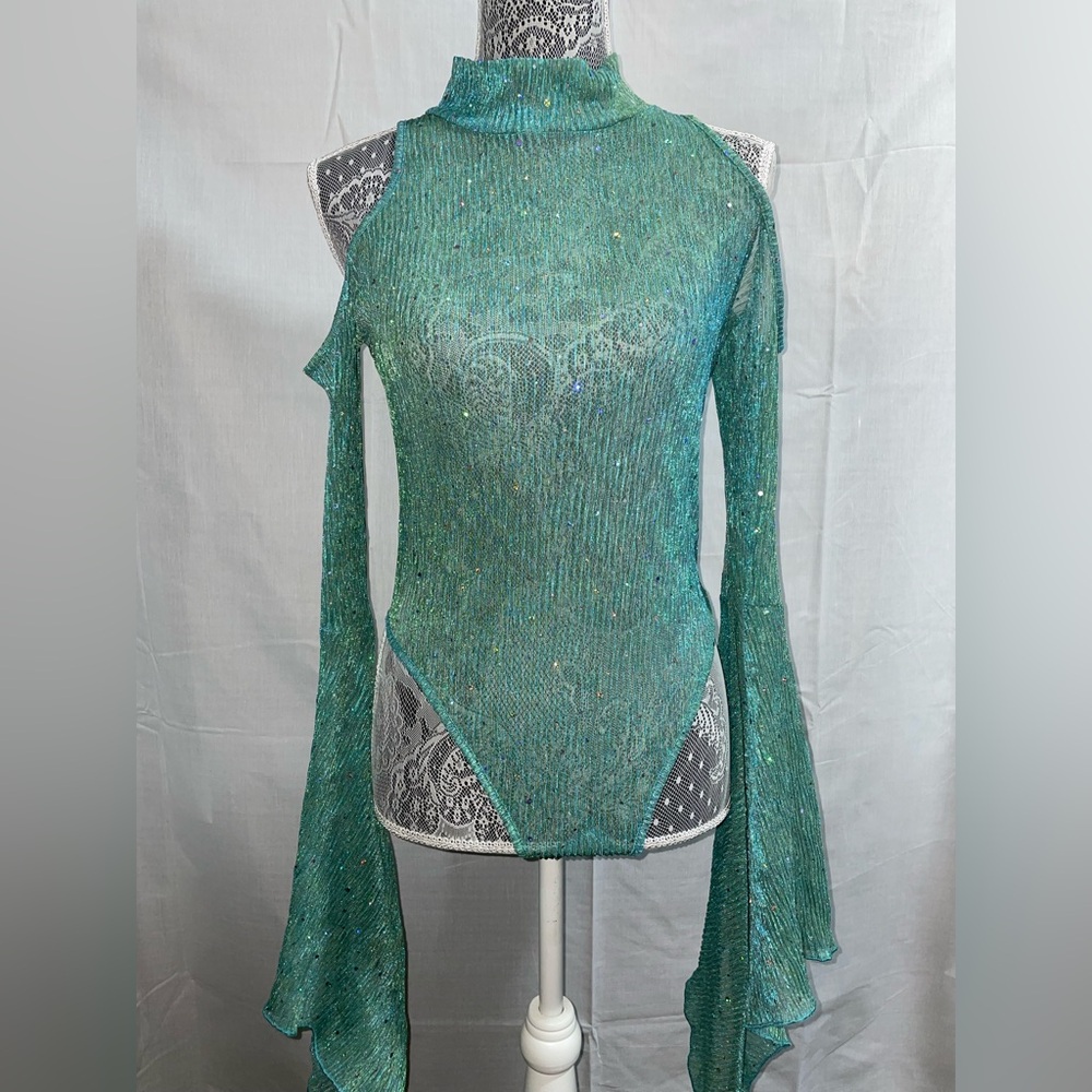 CLUB EXX Green Shimmer Bell Sleeve Bodysuit – Size L